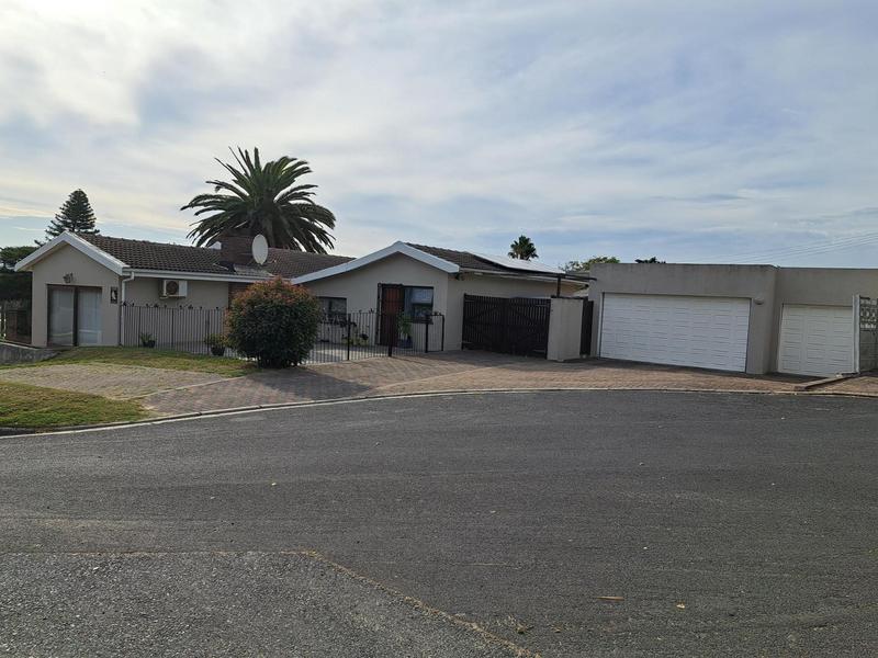 4 Bedroom Property for Sale in Ruwari Western Cape